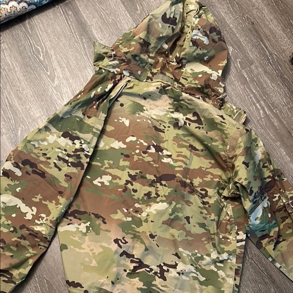 OCP - Camouflage Hooded Jacket - size medium - Picture 4 of 4
